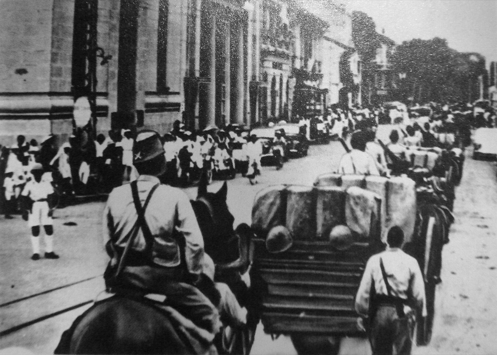 Japanese troops entering Saigon, 1941